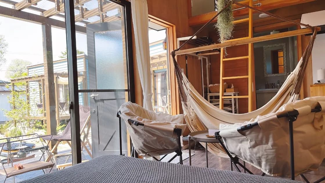 ウッドデッキ付きキャビン