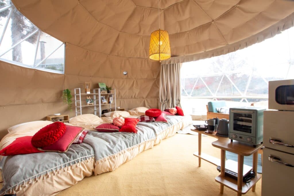 いちごカラーがアクセント!可愛いドームテント